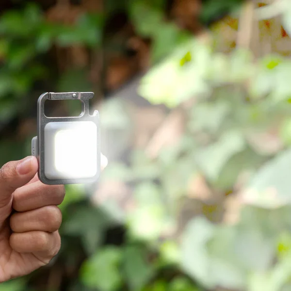 Lanterna LED magnética multifuncional 7 em 1 - Compacta, prática e indispensável - Image 11
