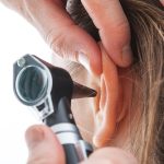 ¿Sabías que los audiólogos hacen algo más que pruebas de audición?