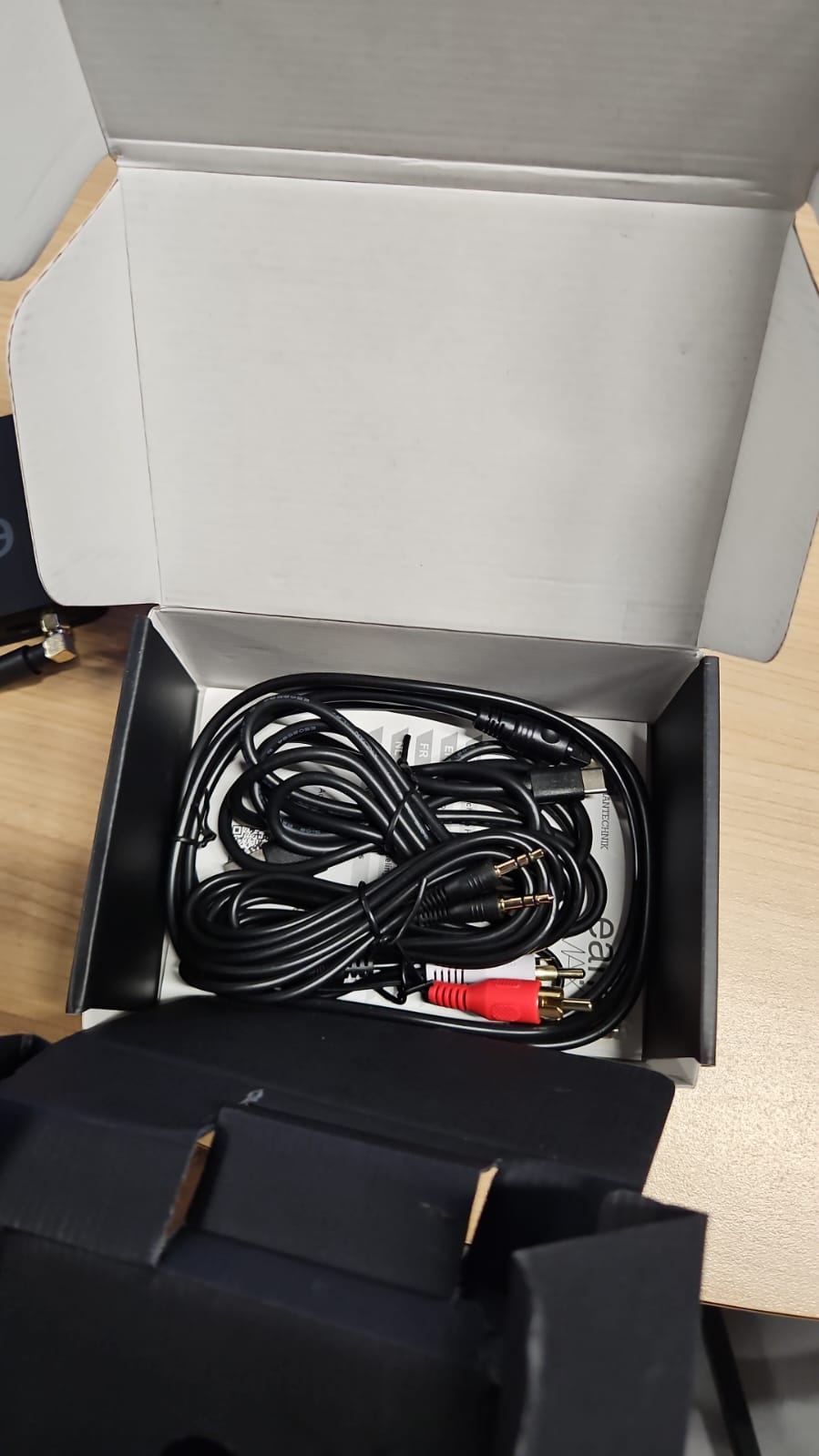 Earis Max Auracast Bluetooth Transmitter - Deuxième chance - Image 2