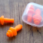 Het verschil tussen oordoppen en gehoorbescherming