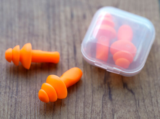 Der Unterschied zwischen Ohrstöpseln und Gehörschutz