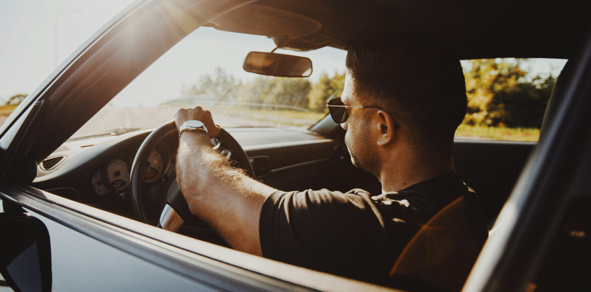 Muziek in de auto: let op het volume!