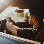 Muziek in de auto: let op het volume!