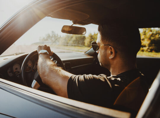 Muziek in de auto: let op het volume!